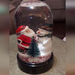 Holiday snowglobe
